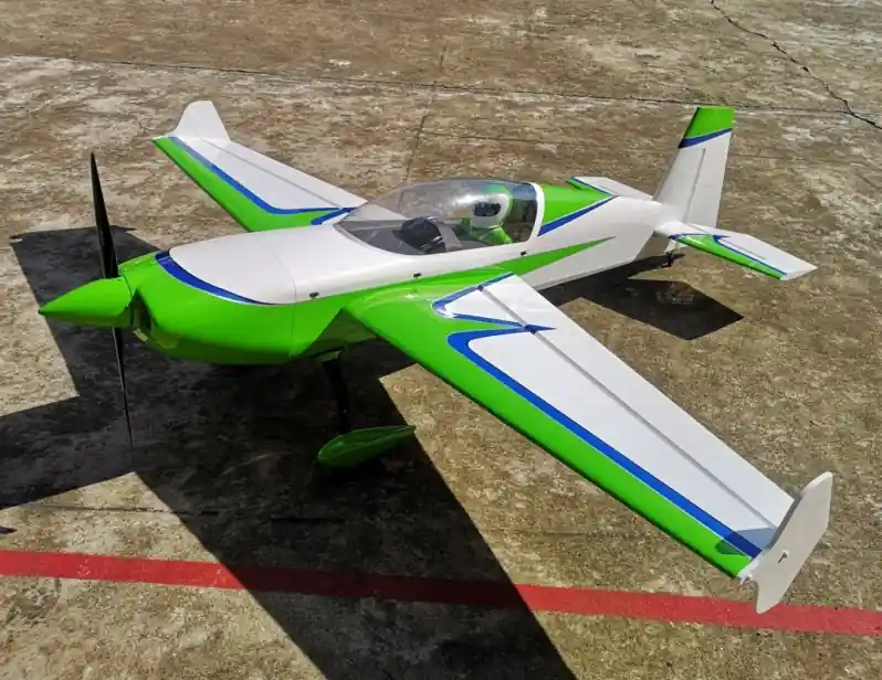 RC letadlo 91" Extra 300 V2 EXP 2,31m, zelená - Doprodej