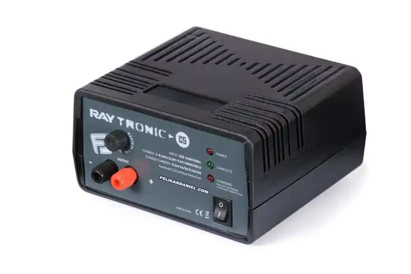 RAYTRONIC C5 NiMH/NiCd nabíječ 5A - Výprodej